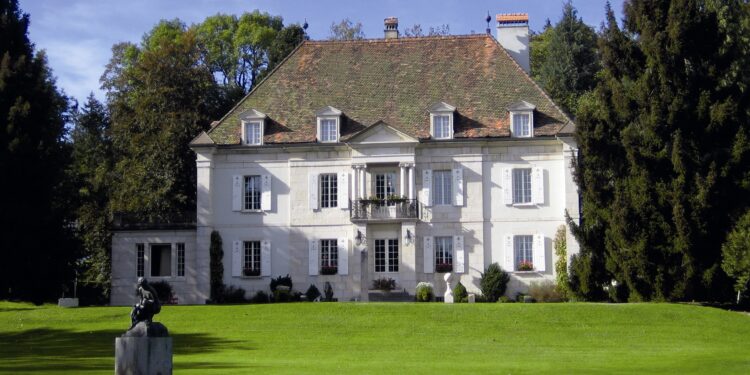 Le Pays de Neuchâtel au cœur du temps: une immersion dans l’horlogerie suisse